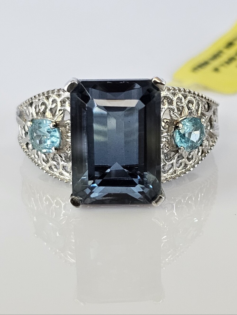 Natural London Blue Topaz Ring With Neon Apatite Accent Stones Size 10